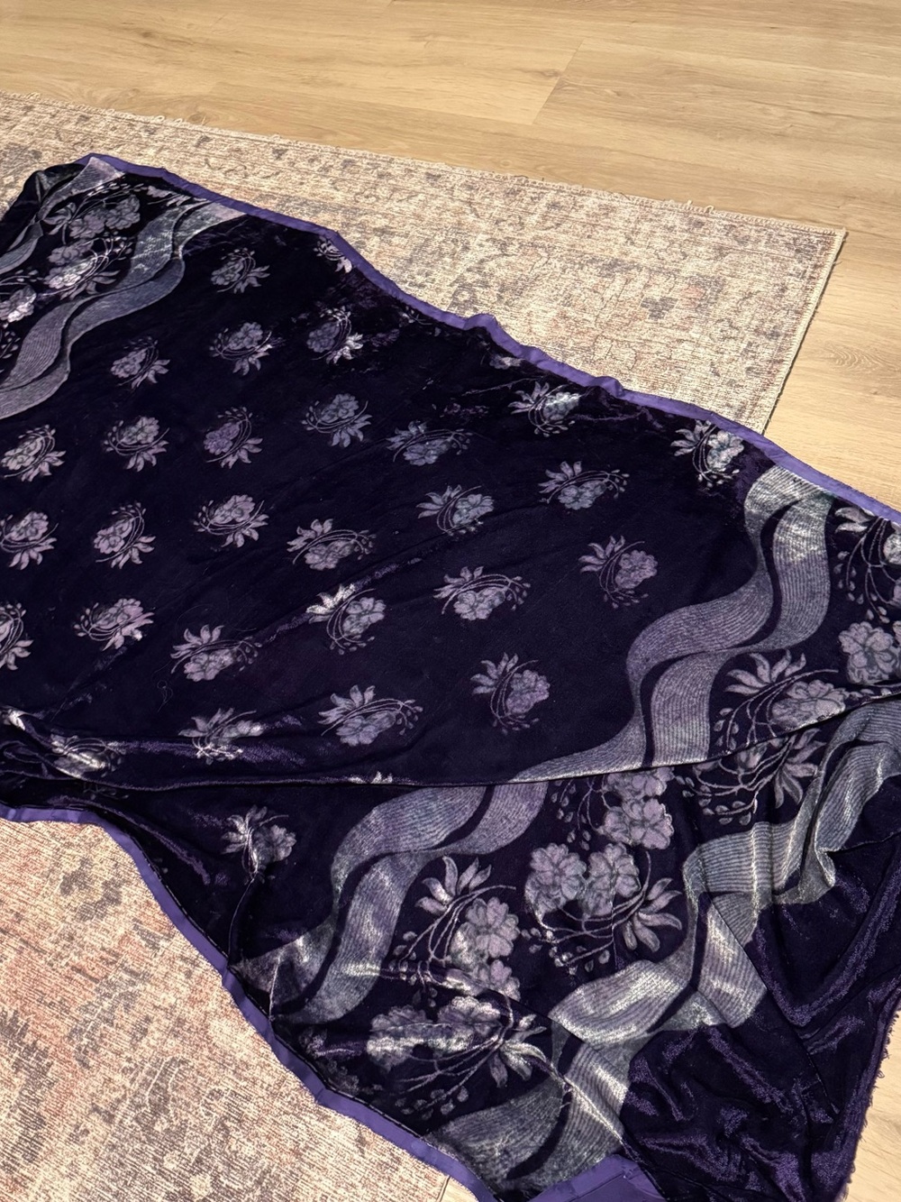 Velvet scarf - Floral purple